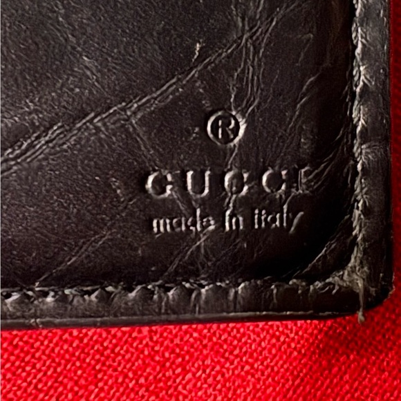 🔥Gucci (Authentic) GG Emblem bi-fold wallet - Picture 6 of 15